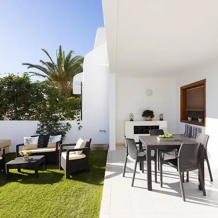 Home2book Stylish Pool & Terrace, Club 公寓